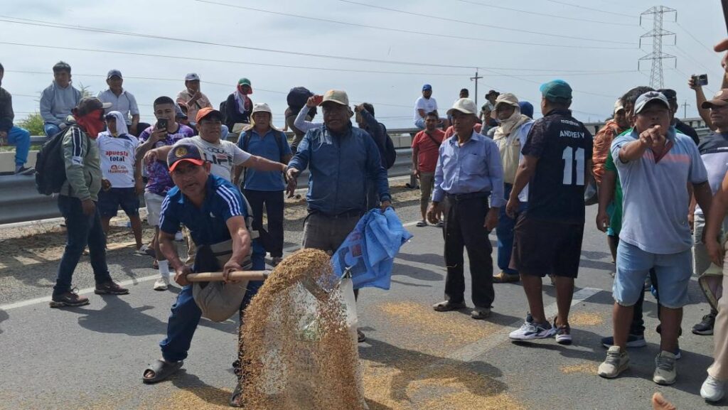 Movilizaciones por el paro agrario en Perú de productores arroceros ante la crisis de precios.